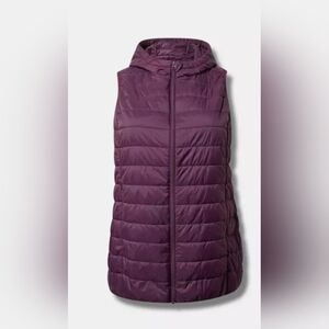 Torrid Size 2 Hooded Quilted Puffer Vest in Deep Plum